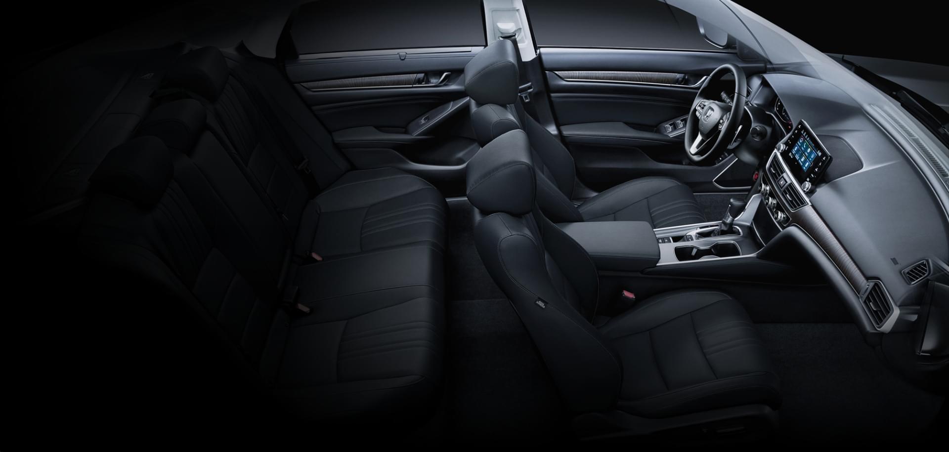 Honda Accord — nội thất & tiện nghi